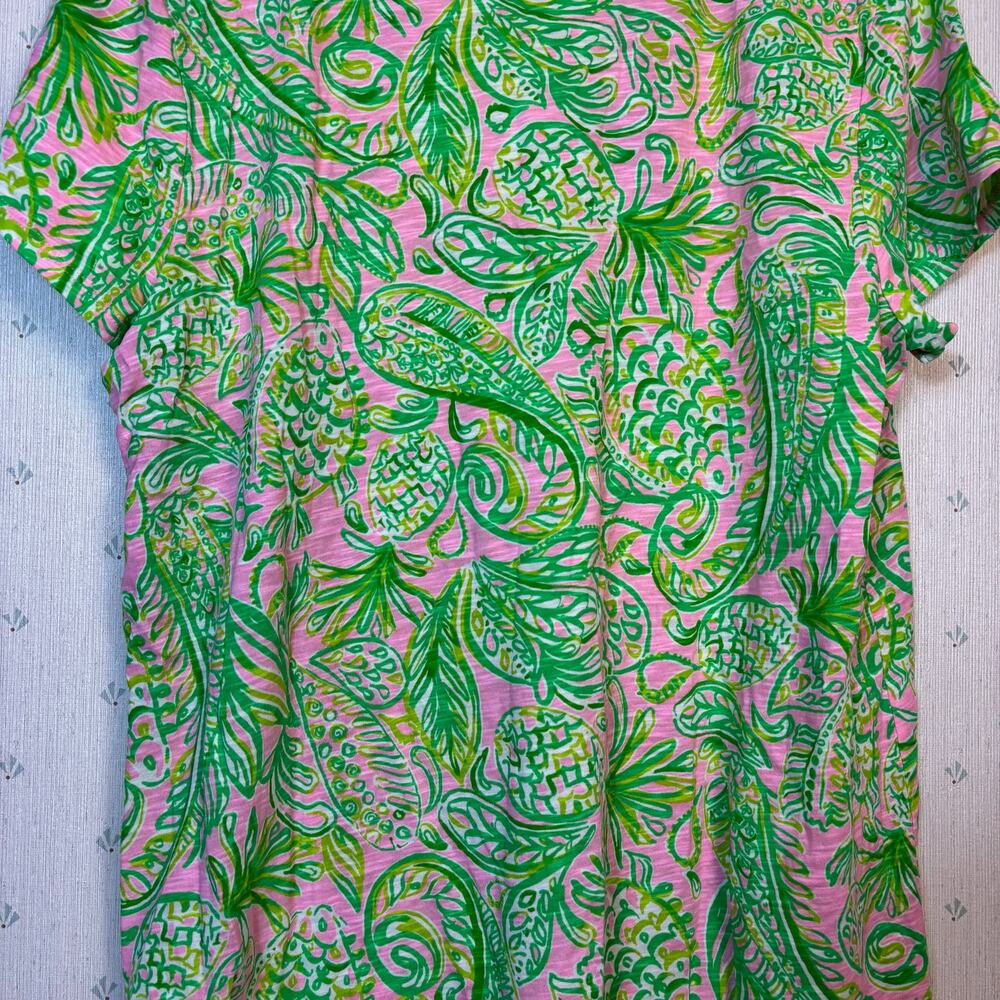 Lilly Pulitzer Etta V Neck Top Size XL Mandevilla Baby Fins and Flippers NWT - Picture 4 of 9